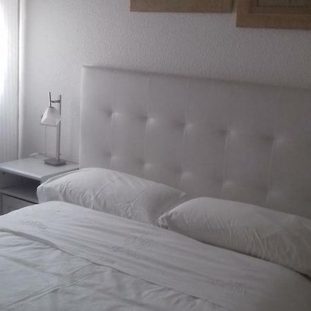 Pension Room Pamplona Pokoj fotografie